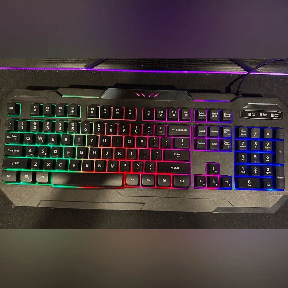 Hello, I'm selling my Led Keyboard, Led key pad, and Led mouse. Barely used it ✅